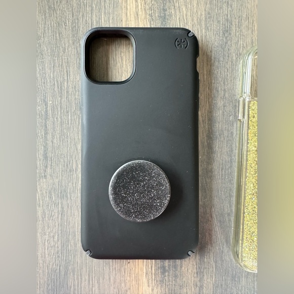 Misc iPhone 11 Pro Max cases - Picture 4 of 5